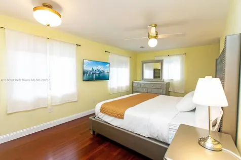 809 S 17th Avenue Hollywood FL 33020