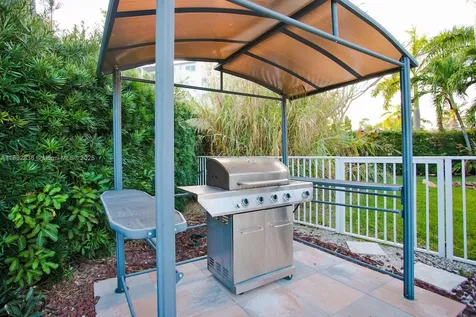 809 S 17th Avenue Hollywood FL 33020