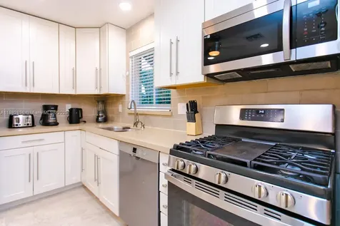 809 S 17th Avenue Hollywood FL 33020
