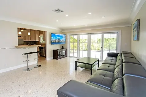 809 S 17th Avenue Hollywood FL 33020