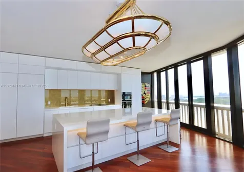 1000 Island Boulevard Aventura FL 33160