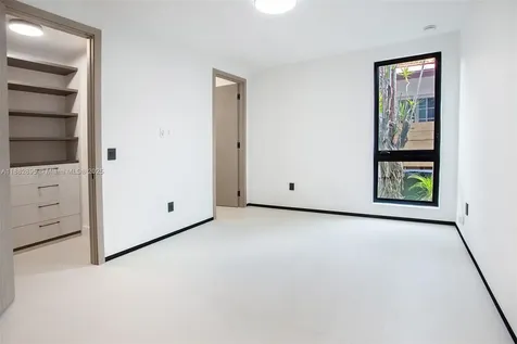 420 SW 15th Road Miami FL 33129