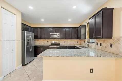 6973 Broadland Way Coconut Creek FL 33073