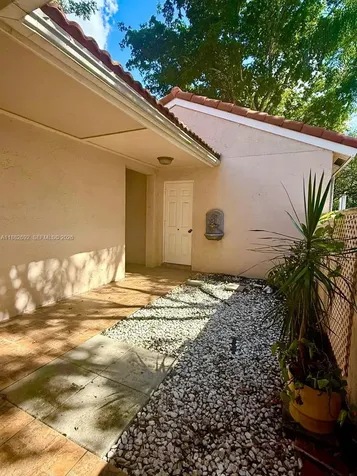 1321 N Seagrape Circle Weston FL 33326