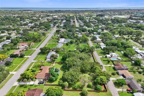 1021 Grandview Boulevard Fort Pierce FL 34982