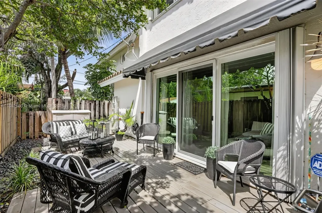 633 NE 9th Avenue Fort Lauderdale FL 33304