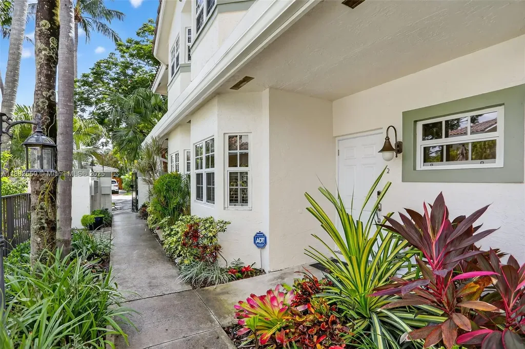 633 NE 9th Avenue Fort Lauderdale FL 33304