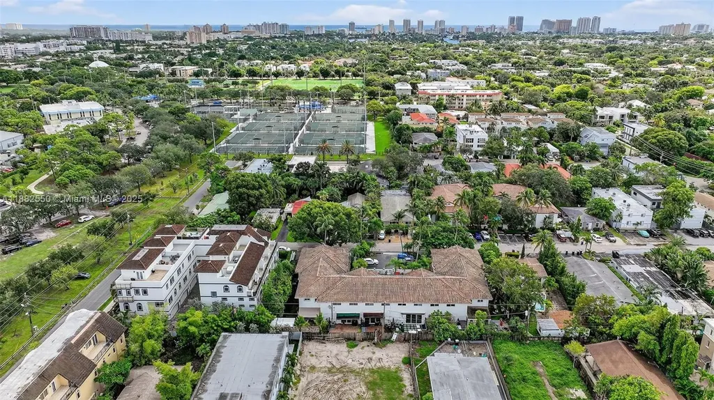 633 NE 9th Avenue Fort Lauderdale FL 33304