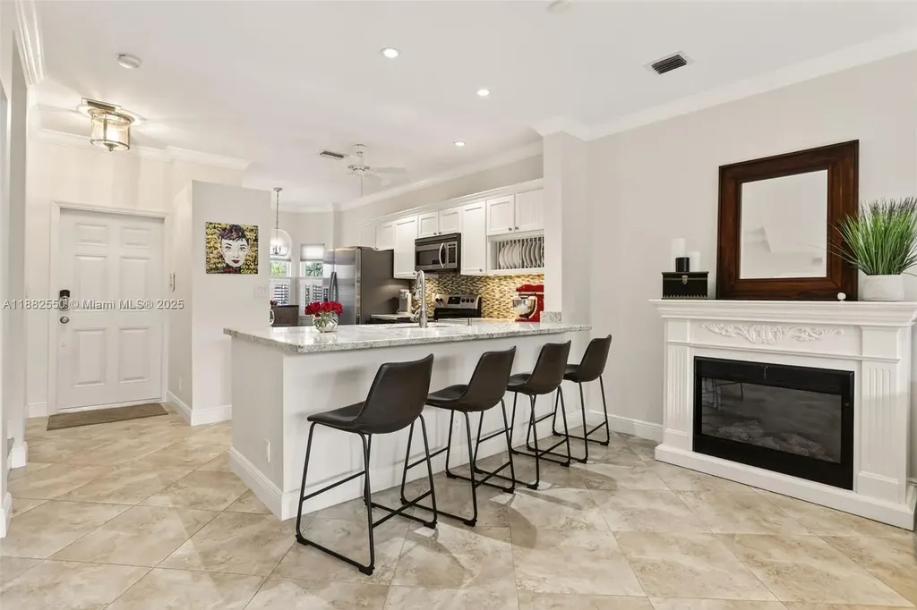 633 NE 9th Avenue Fort Lauderdale FL 33304