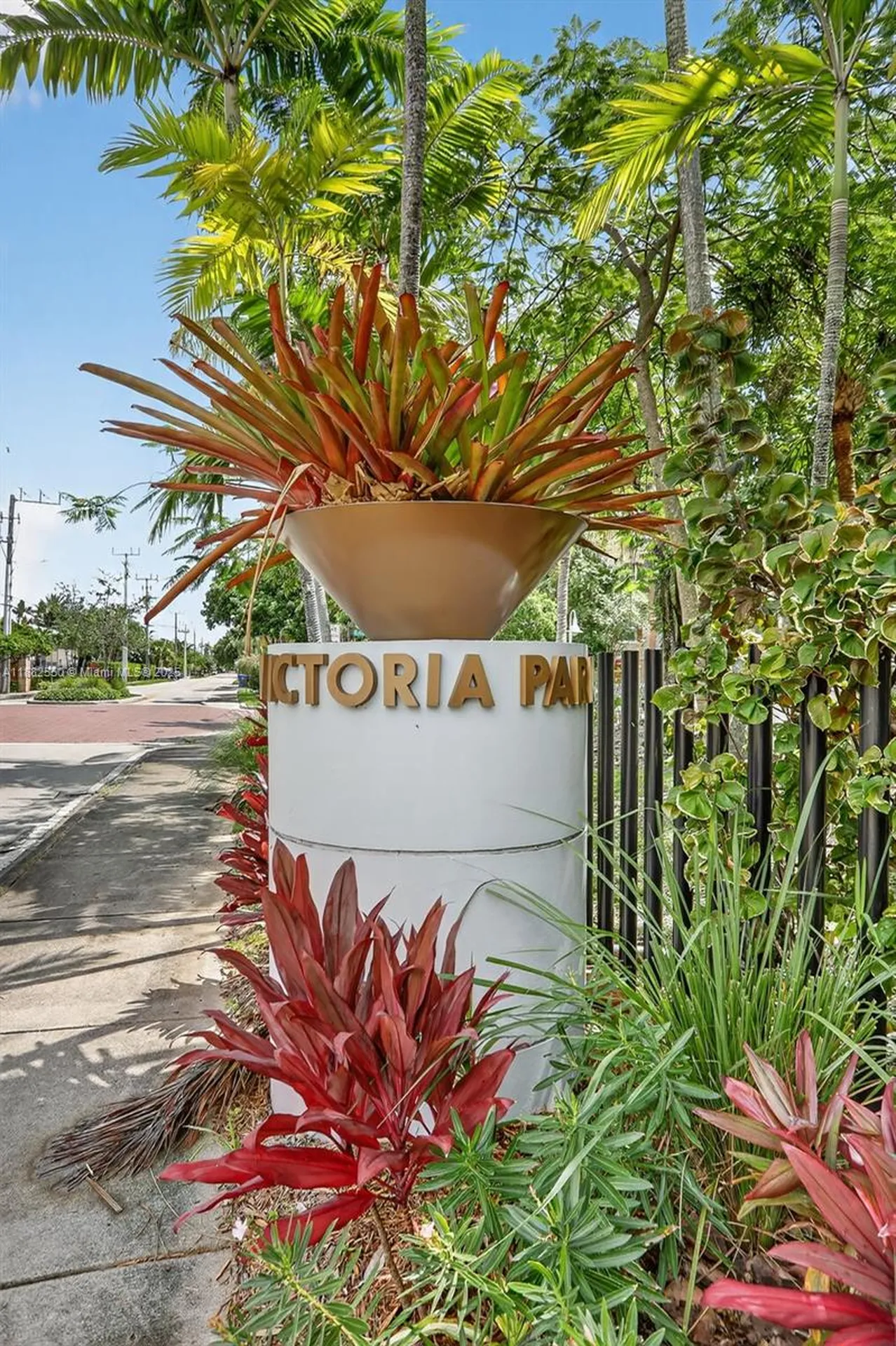 633 NE 9th Avenue Fort Lauderdale FL 33304