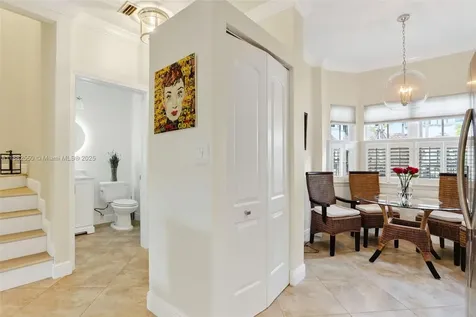 633 NE 9th Avenue Fort Lauderdale FL 33304