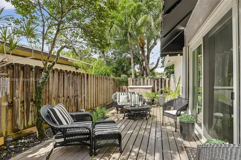 633 NE 9th Avenue Fort Lauderdale FL 33304