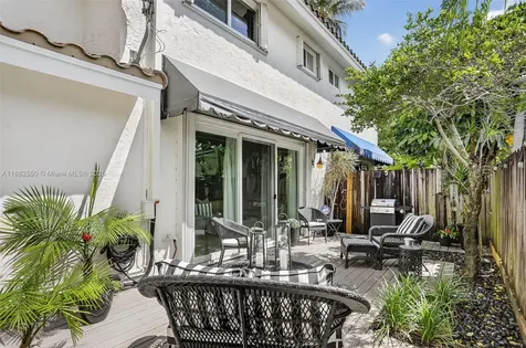 633 NE 9th Avenue Fort Lauderdale FL 33304