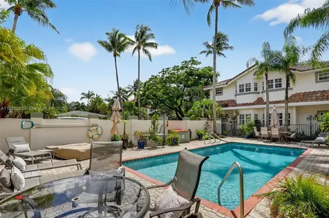 633 NE 9th Avenue Fort Lauderdale FL 33304