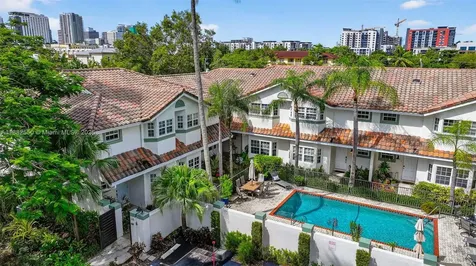 633 NE 9th Avenue Fort Lauderdale FL 33304