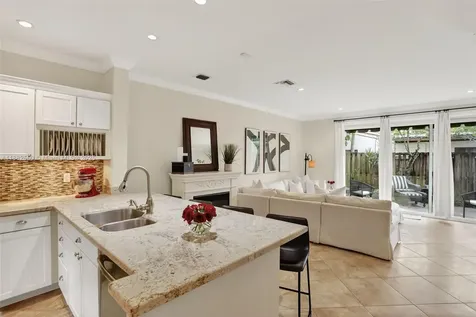 633 NE 9th Avenue Fort Lauderdale FL 33304