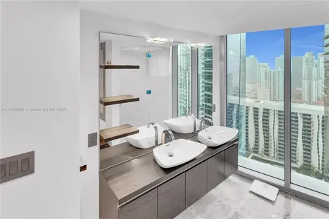200 Biscayne Boulevard Way Miami FL 33131