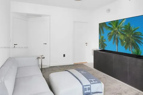 200 Biscayne Boulevard Way Miami FL 33131