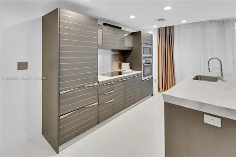 200 Biscayne Boulevard Way Miami FL 33131