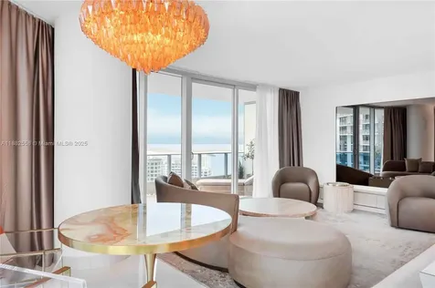 200 Biscayne Boulevard Way Miami FL 33131