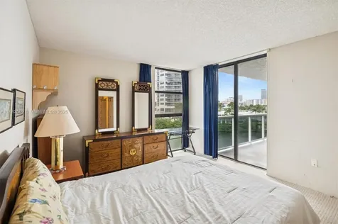 20515 E Country Club Drive Aventura FL 33180