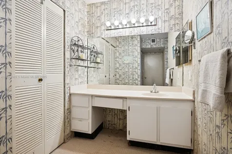 20515 E Country Club Drive Aventura FL 33180