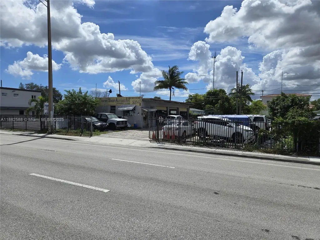 5314 Pembroke Road West Park FL 33021