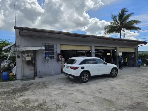5314 Pembroke Road West Park FL 33021