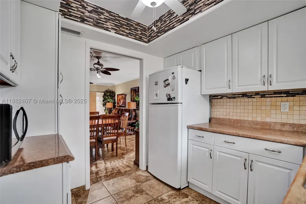 2921 W Crosley Drive W West Palm Beach FL 33415