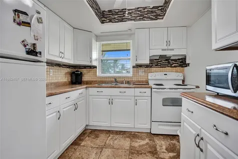2921 W Crosley Drive W West Palm Beach FL 33415