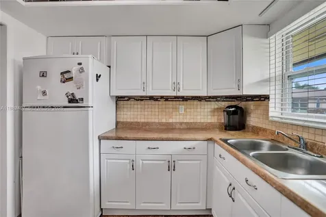 2921 W Crosley Drive W West Palm Beach FL 33415