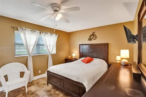 2921 W Crosley Drive W West Palm Beach FL 33415