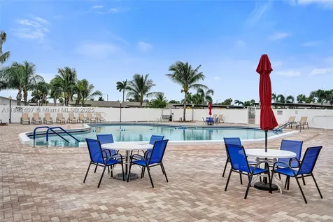 2921 W Crosley Drive W West Palm Beach FL 33415