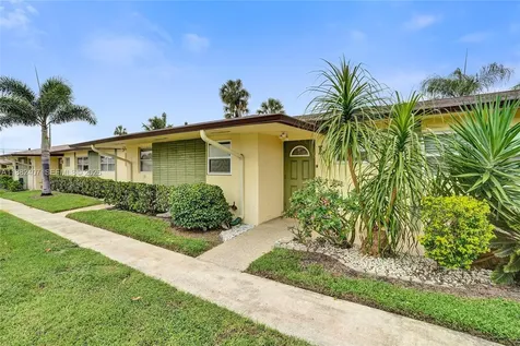 2921 W Crosley Drive W West Palm Beach FL 33415