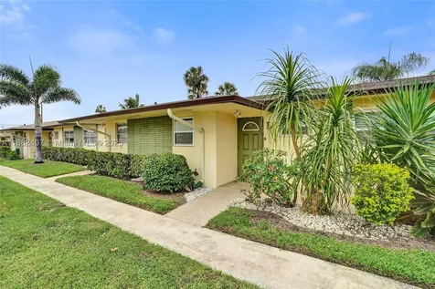 2921 W Crosley Drive W West Palm Beach FL 33415