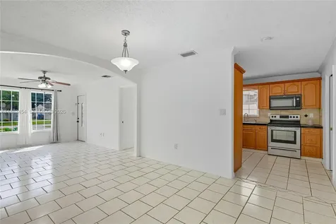 3024 N 73rd Terrace Hollywood FL 33024