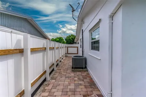 3024 N 73rd Terrace Hollywood FL 33024
