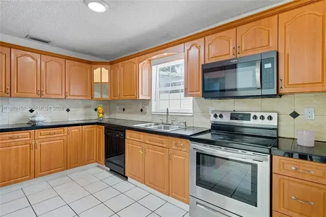 3024 N 73rd Terrace Hollywood FL 33024