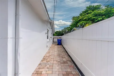 3024 N 73rd Terrace Hollywood FL 33024