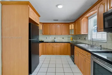 3024 N 73rd Terrace Hollywood FL 33024