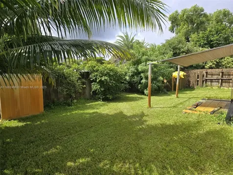 8102 SW 20th Street North Lauderdale FL 33068