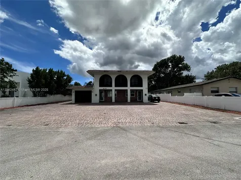 2270 SW 46th Court Dania Beach FL 33312