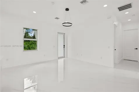 936 Anthony E Lehigh Acres FL 33974