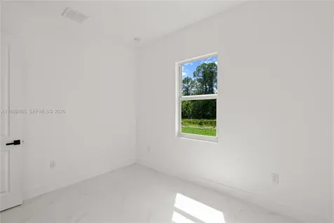 936 Anthony E Lehigh Acres FL 33974