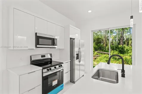 936 Anthony E Lehigh Acres FL 33974