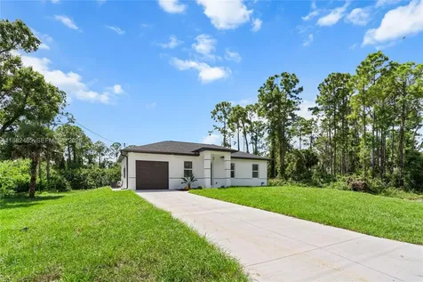 936 Anthony E Lehigh Acres FL 33974