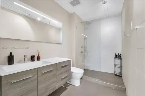 133 NE 2nd Avenue Miami FL 33132