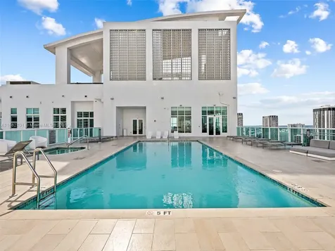 133 NE 2nd Avenue Miami FL 33132