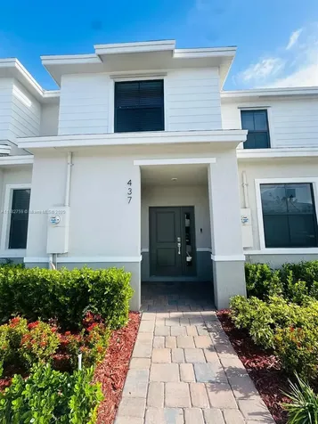 437 NE 13th Street Florida City FL 33034