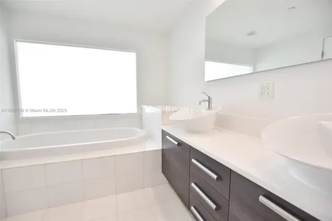 2950 NE 188th Street Aventura FL 33180